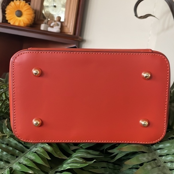 Brand New Viola Castellani Genuine Leather Papaya Orange Backpack Crossbody main image 7